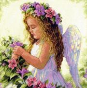 Девочка-ангелочек с цветами